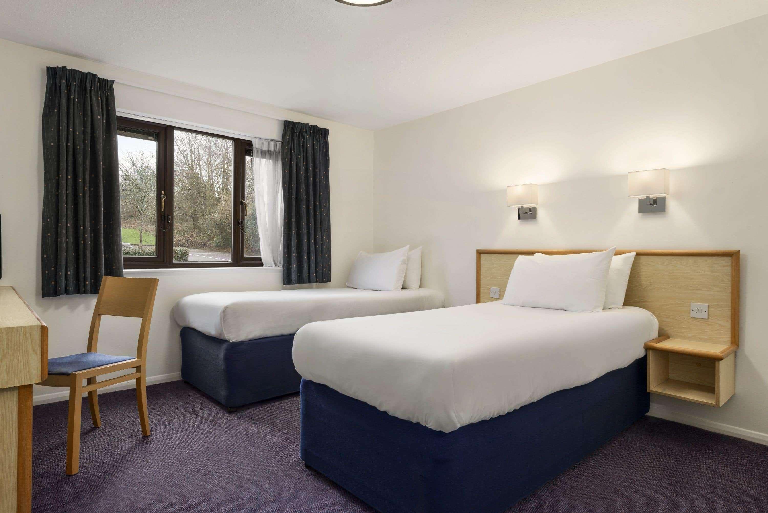 Days Inn Bridgend Cardiff Exterior foto